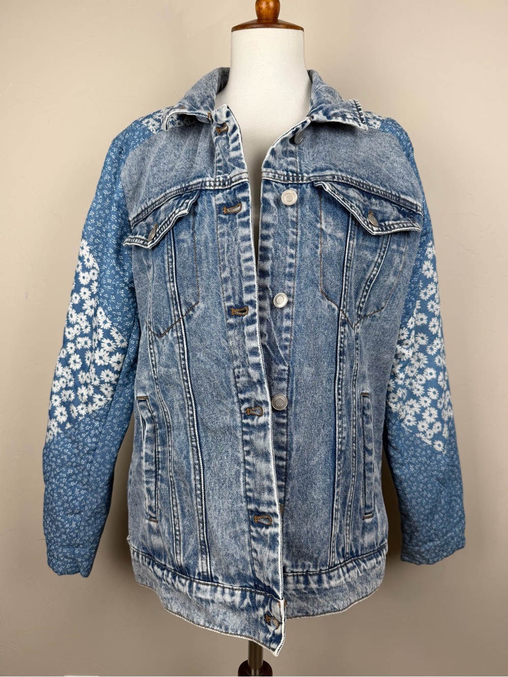 Avec Les Filles Patchwork Blue Denim Jacket with Quilted Sleeves - Picture 3 of 17